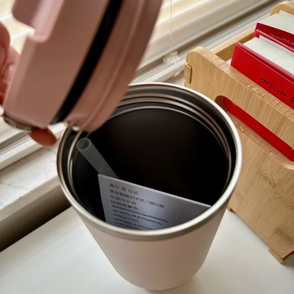 NWT Stanley 40-oz Stainless Steel Flip Straw Tumbler Rose Quartz - Picture 4 of 5